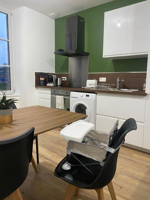 Le Duplex Tout Confort Bressuire Exteriör bild